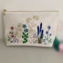 刺繍ポーチ