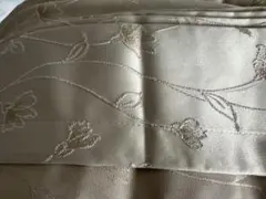カーテンのサムネイル