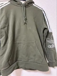 adidas オリーブ パーカー L
