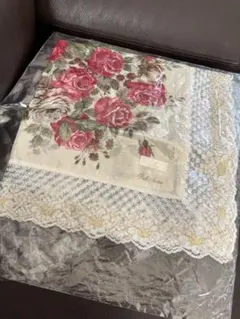 バラの花柄 レース付きハンカチ