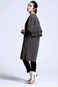 YORI ダブルフレアコート　バックフリルコート