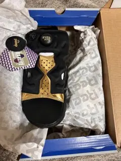 【新品】Reebok インスタポンプフューリー　サンダルのサムネイル