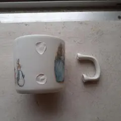 取っ手の欠けた　ウェッジウッド　ピーターラビットマグカップ