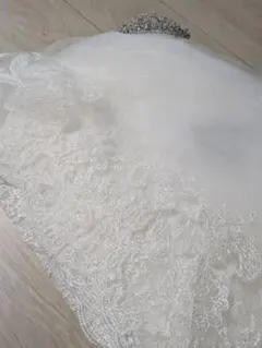 ウェディングベール　ティアラ付き