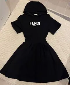 FENDI フェンディ　ワンピース　ミニワンピ　パーカー　フレアワンピのサムネイル