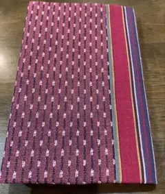 ハンドメイドのブックカバー(赤)