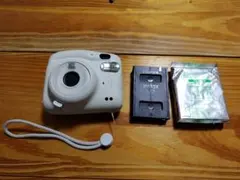 チェキ　Instax mini11 本体のみ 白(動作確認済)フイルム付き