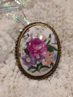 50%OFFSALE！フランス　蚤の市　ブロカント　花柄陶器製ブローチのサムネイル