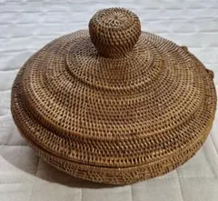 蓋付き小物入れ　中サイズ　アタ製品　バリ島　アジアン雑貨　籐　カゴ