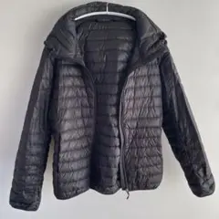 ブラック フード付き 薄手軽量ダウンジャケットMサイズ