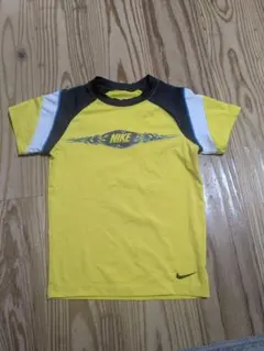 NIKE イエロー ラッシュガード 半袖120