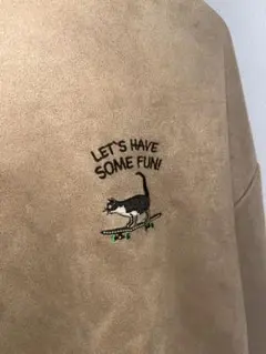 猫刺繍 ベージュ クルーネック トレーナー