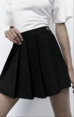 ZARA ボックスプリーツ入りスカンツ