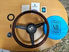 極美品 ナルディ クラシック ハンドル ウッド＆ポリッシュスポーツ 360