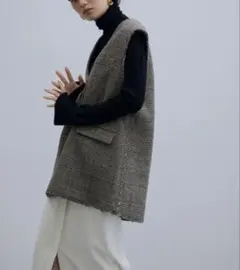 アダムエロペ　レディース　 グレー系チェック Vネック ノースリーブベスト