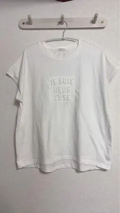Lugnoncure ロゴエンボス Tシャツ ホワイト⑅◡̈*のサムネイル