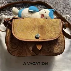 A vacation ショルダーバッグ　ペイズリー　美品