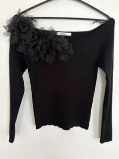 SNIDEL❤︎フラワーデザインオフショルダー長袖ニット ブラック