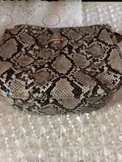ヘビ柄 ショルダーバッグ コンパクト