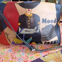 イタリア人デザインでイタリア本革の ショルダーバッグ