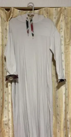 ブルーレーベル　チェックフーディーワンピース　ベージュ