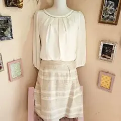 新品タグ付き アンタイトル ドッキング ラメ入りの とても素敵なワンピース