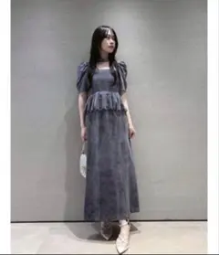 【LILY BROWN】ペプラムベロアドレス