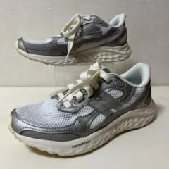 New Balance FRESH FOAM スニーカー シルバーのサムネイル