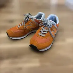 new balance オレンジ スニーカー