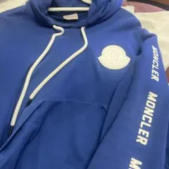 MONCLER 青 フード付きパーカー