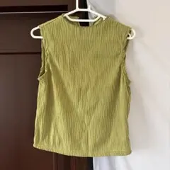 緑 トップス