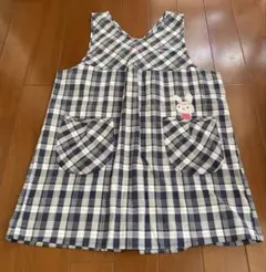 ウサギ刺繍のチェック柄エプロン 保育士
