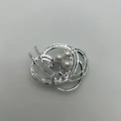 シルバー ワイヤーブローチ パールビーズ付き