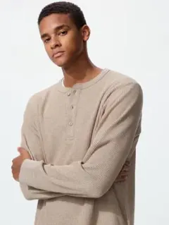 ユニクロ ワッフル ヘンリーネック Tシャツ 長袖 ベージュ