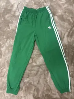 adidas 緑色 ジョガーパンツ S