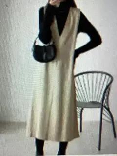 VOGUE Collection ベージュ Vネックドレス M