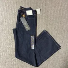 ❤️UNIQLOブーツカットジーンズ　WOMEN サイズ66 新品❤️