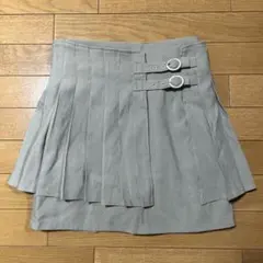 新品タグ付き プリーツスカートのサムネイル