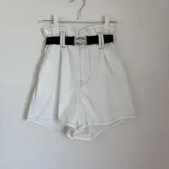 ホワイト ベルト付きショートパンツ 160㎝