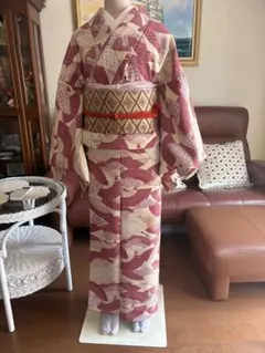 赤と白の花柄小紋着物帯とセット