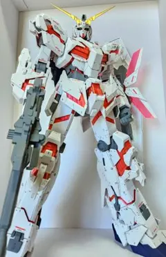 メガサイズ ユニコーンガンダム デストロイモード 塗装完成品のサムネイル