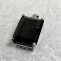 ​ペンダントトップ ストーン スクエア エメラルドカット
