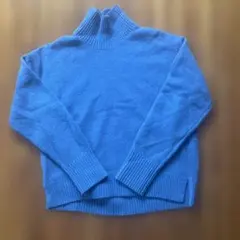 ユニクロ　ラムウールハイネックニットセーター