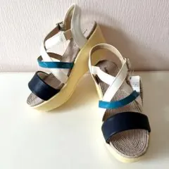 新品タグ付✨️アシックス ペネローペ 厚底カジュアルサンダル S 紺白のサムネイル