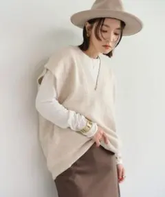 BONJOUR SAGAN ディープVネックニットベスト　アイボリー