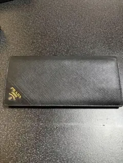PRADA ブラックレザー 長財布　サフィアーノ