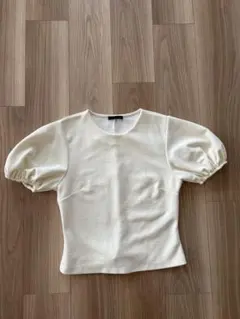 ZARA パフスリーブトップス　エクリュ　Sのサムネイル