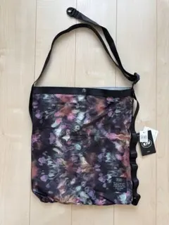 新品 KiU サコッシュ ウォータープルーフ A3サイズも収納可能のサムネイル