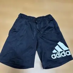 美品adidas 黒 ハーフパンツ150サイズ
