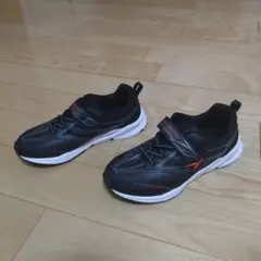 【新品】瞬足 22.5cm ブラック＆レッド 黒＆赤　子供用スニーカー